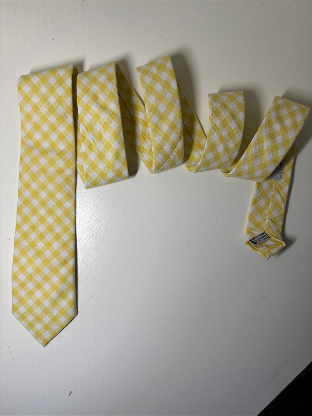 Mosaic Yellow and white checked cotton tie.